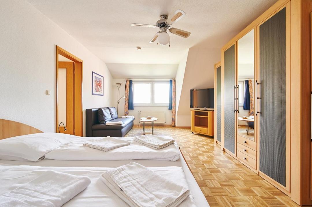 Ferienhaus Achtern Feeld Hüde エクステリア 写真